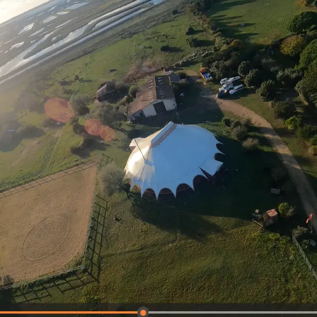 Au chapiteau de Loix