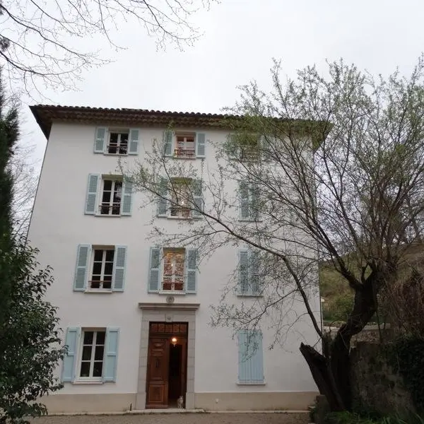 Façade de la Bastide