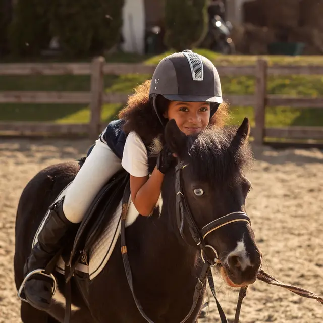 Initiation au poney (cours + balade)_Saint-Colomban-des-Villards