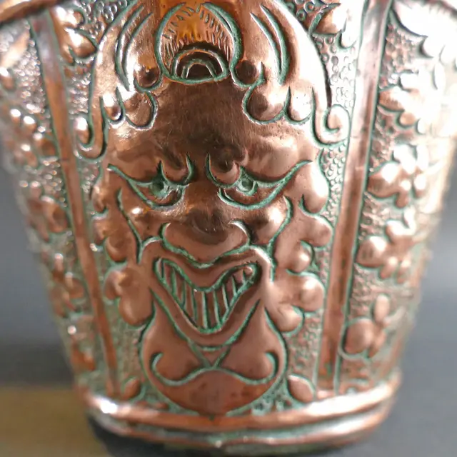 eau à eau bénite XVIIIe siècle tête diable