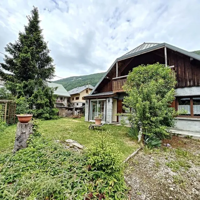 Chalet Gones
