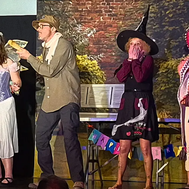 Théâtre : La cervelle est sous le chapeau