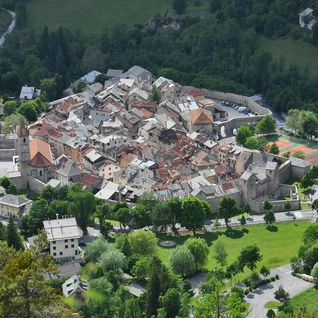 Colmars vue depuis le Col des Champs