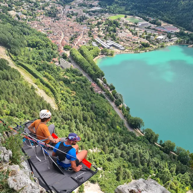 Apéro suspendu au coucher du soleil_Nantua