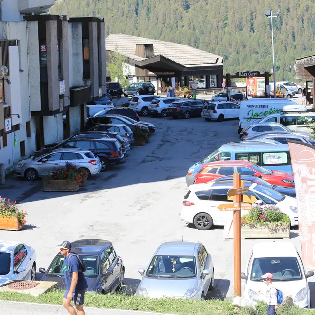 Parking centre station 1650