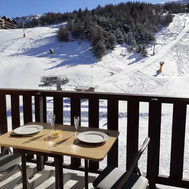 Appartement avec balcon front de neige Dévoluy