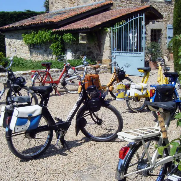 Explorez le vintage : sur la route du temps à mobylette_Moissat