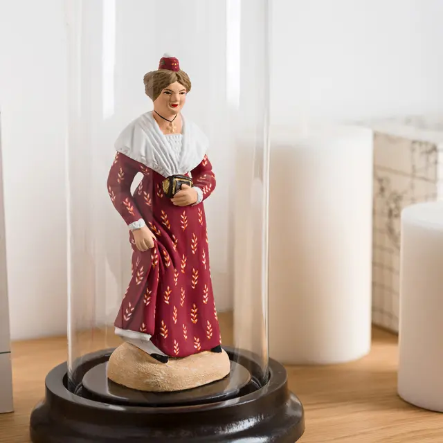 Santon Arlésienne figurine