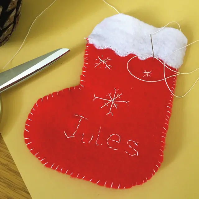 Botte brodée de Noël