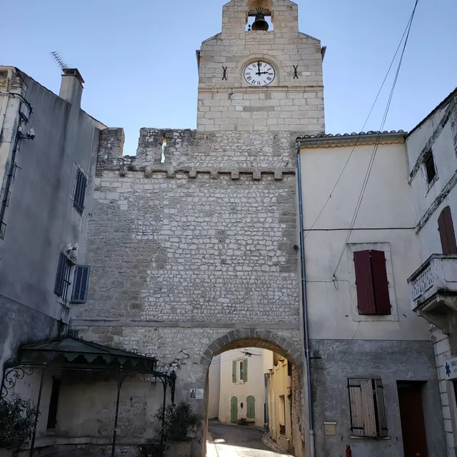 Porte des Moulins ou Porte de l'Horloge_Noves