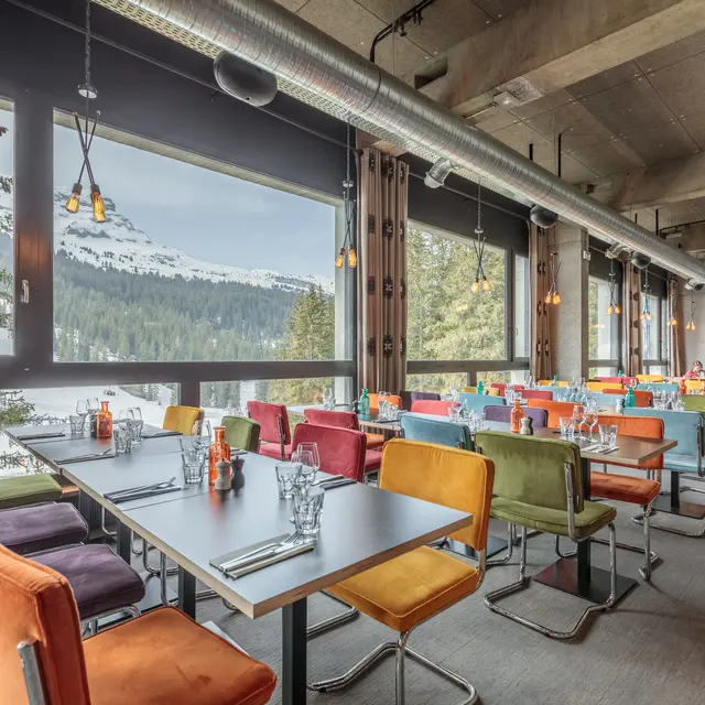 Friendly-Kitchen-Totem-Restaurant
