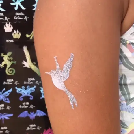Le Noël Gourmand: Glitter Bar, tatouage à paillettes_Cavalaire-sur-Mer