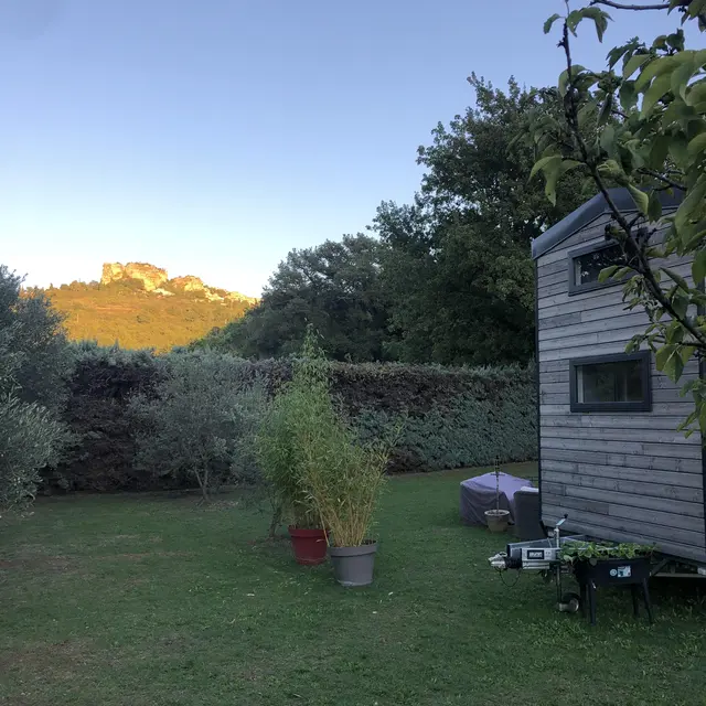 Tiny avec vue sur le rocher de Saignon