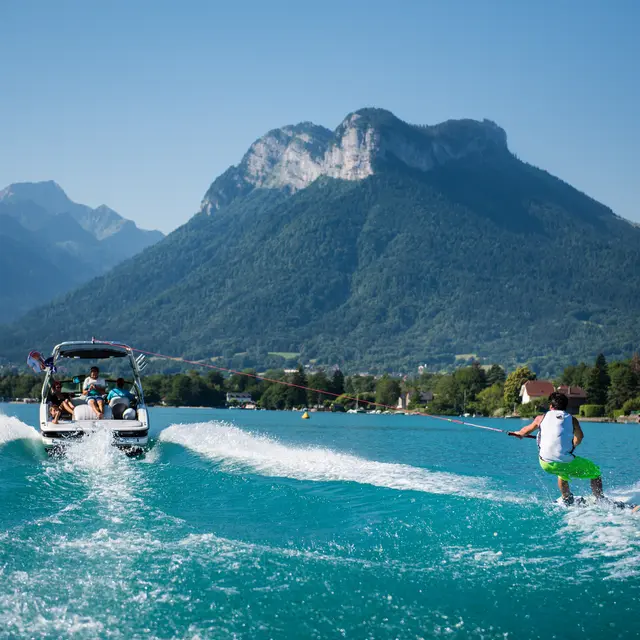Pack ride 3 heures de bateau sur le lac d'Annecy et 1 heure de paddle