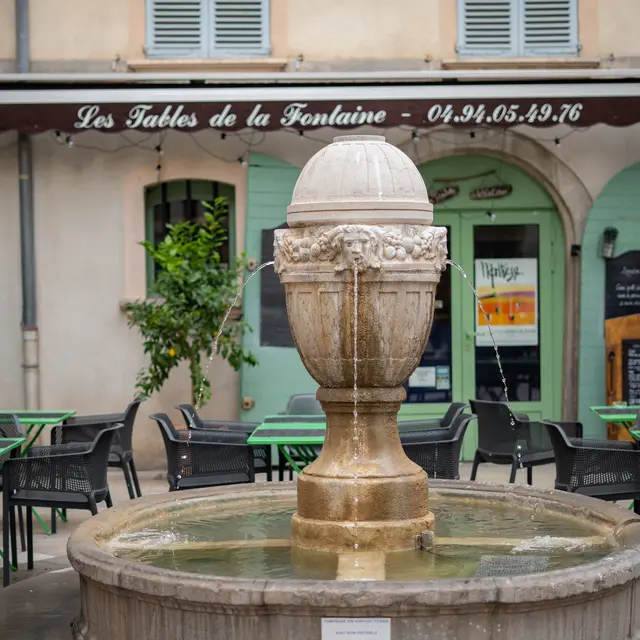 Les Tables de la Fontaine