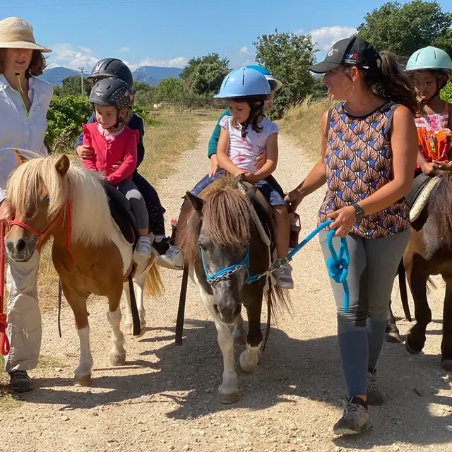 Sortie à la rivière d'Entraigues sur la Sorgue avec les poneys_Mazan