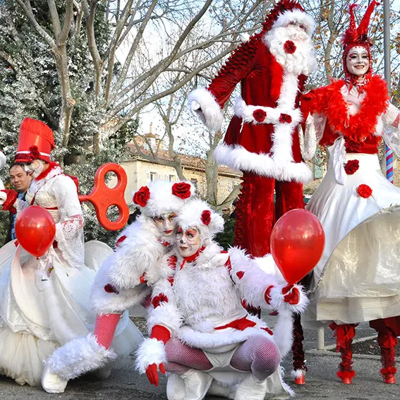Spectacle du Réveillon - Père Noël et les chuchoteuses_Puy-Saint-Vincent