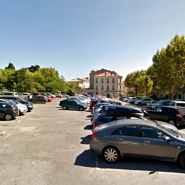 parking denis hyeres centre