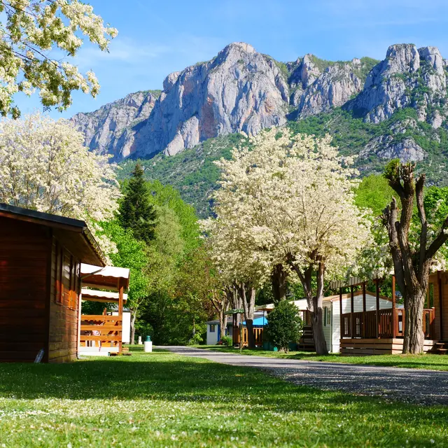 Camping du Pays de Beille à Les Cabannes