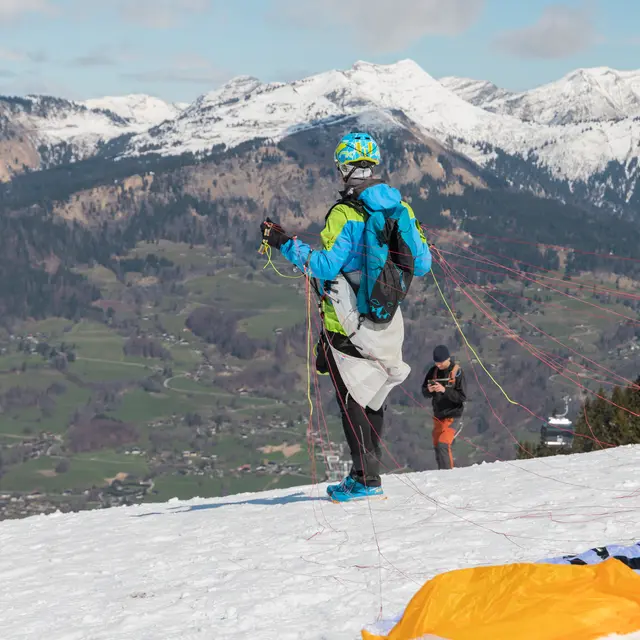 Décollage du plateau des Saix en hiver_Samoëns