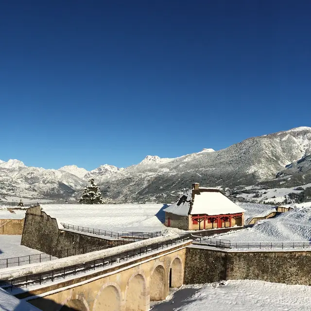 Mont-Dauphin place forte et Eygliers chef-lieu_Mont-Dauphin