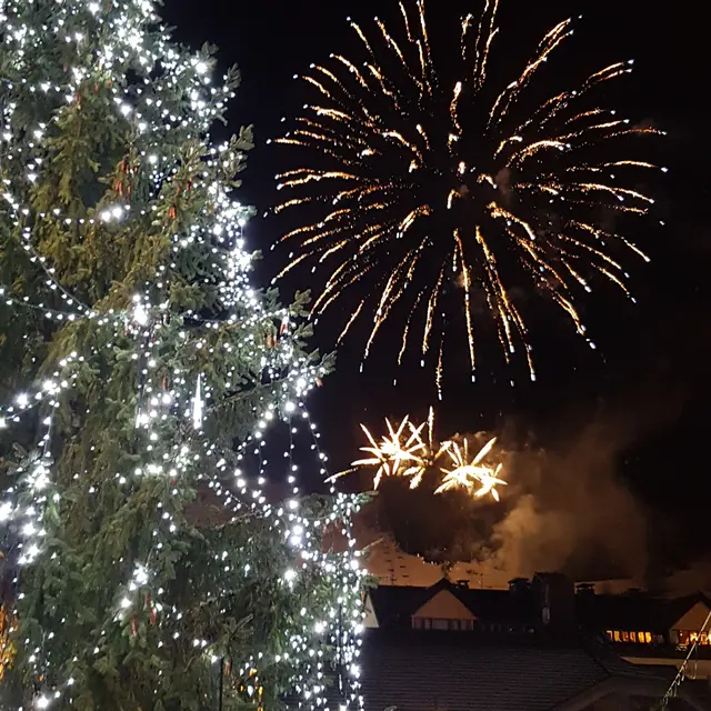Arrivée du Père Noel_Morzine