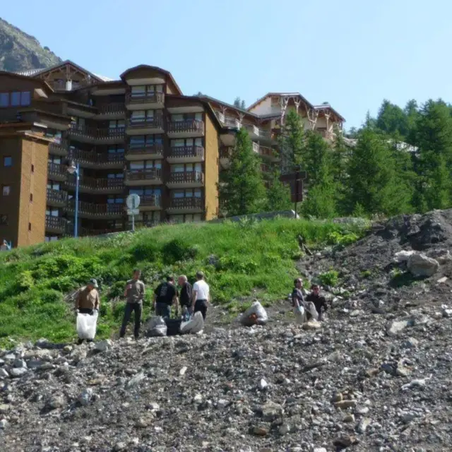 Ramassage des déchets_Isola 2000