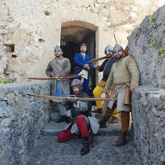 Campement médiéval à la Forteresse de Mornas_Mornas