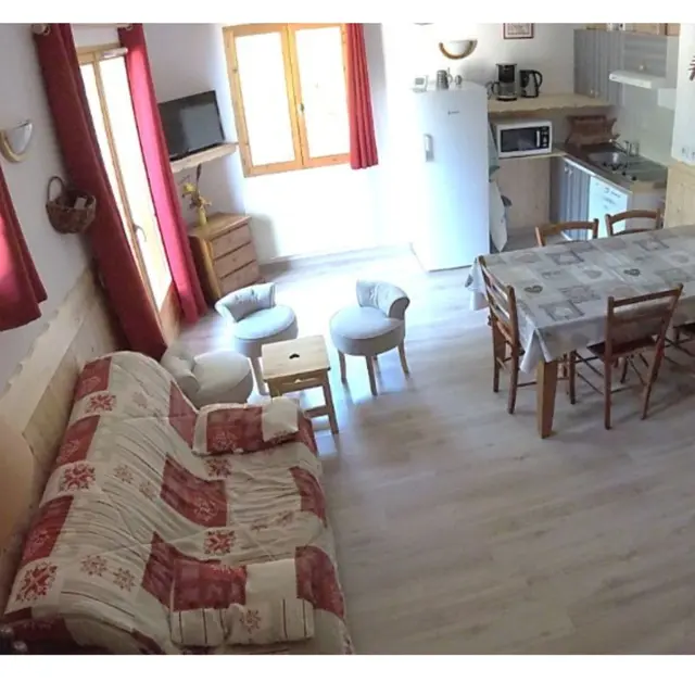 La Pëchua - N°6_Albiez-Montrond