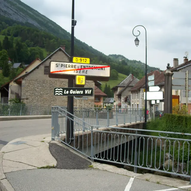 Pêche sur le Guiers à St Pierre d'Entremont