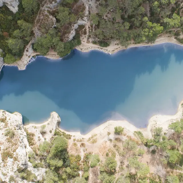 Lac du Peiroou à Saint-Rémy-de-Provence vue du ciel