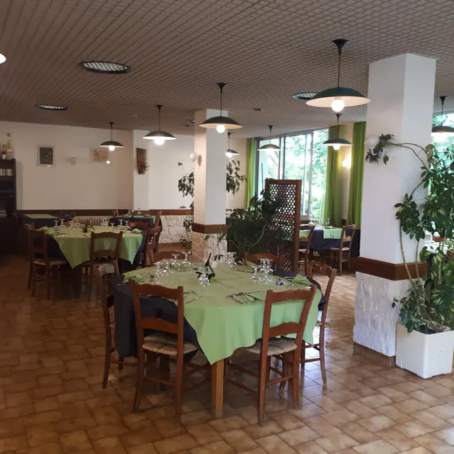 Restaurant Logis Hôtels  Le Céans