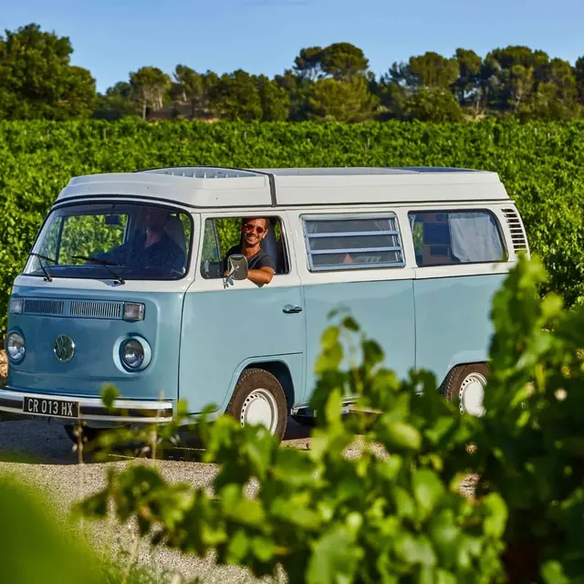 Balade en Combi VW par Le Jas des Papes_Courthézon