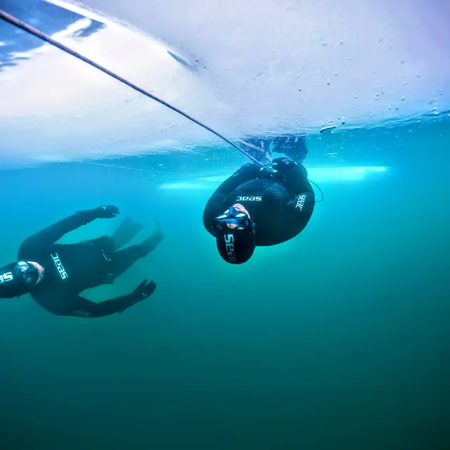 Apnée sous glace dans les lacs alpins - France Apnée