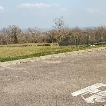 Aire de stationnement Camping-cars_Ambierle