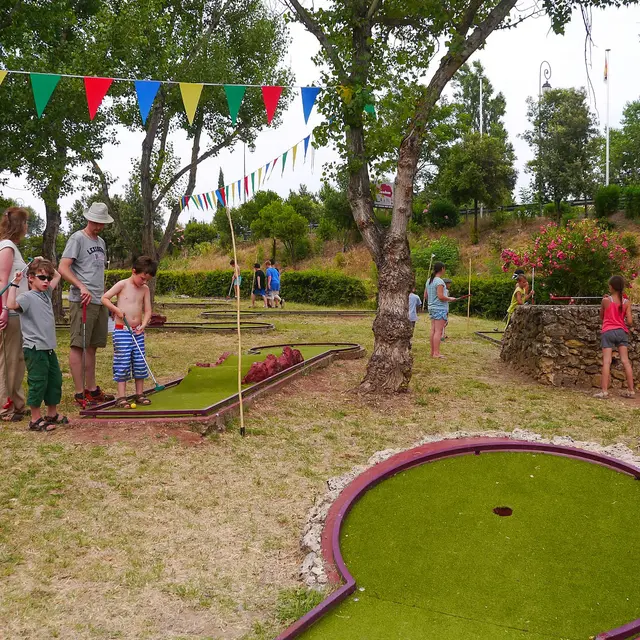 Mini golf 18 trous