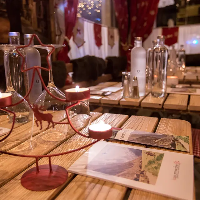 Table intérieur - La Gourmandine