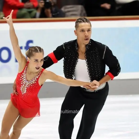 Démonstration de patinage artistique - Oxana Vouillamoz et Tom Bouvart_Riddes