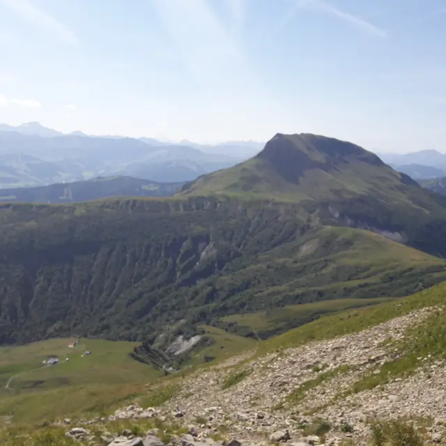 Le col de Niard depuis le Peray – sentier pédestre_Cordon
