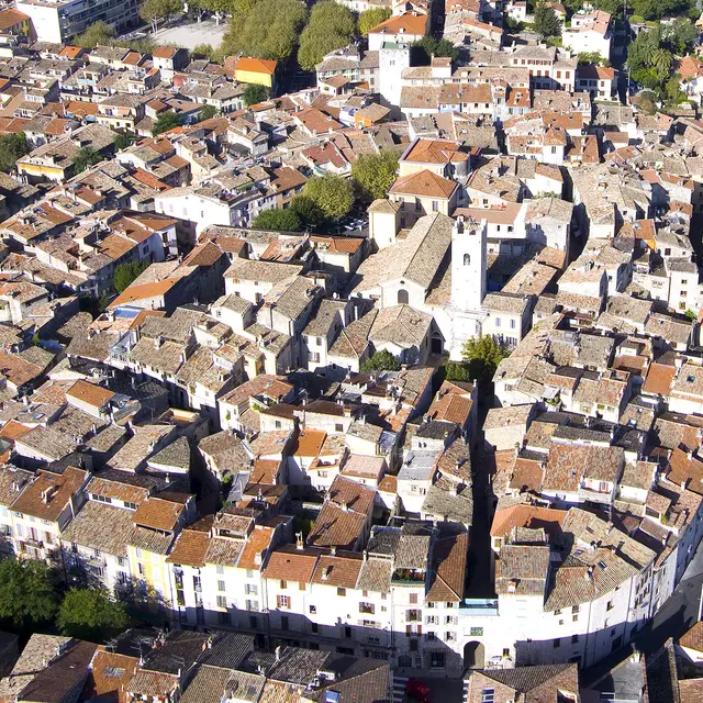 Visites guidées médiévales théâtralisées à la lanterne_Vence