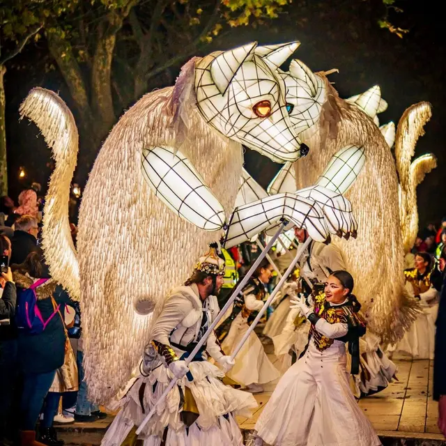 Spectacle de rue « Légendaire » par le Cie Remue Ménage_Saint-Tropez