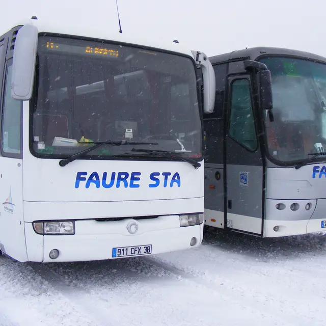 parking-du-col-bus-les-saisies