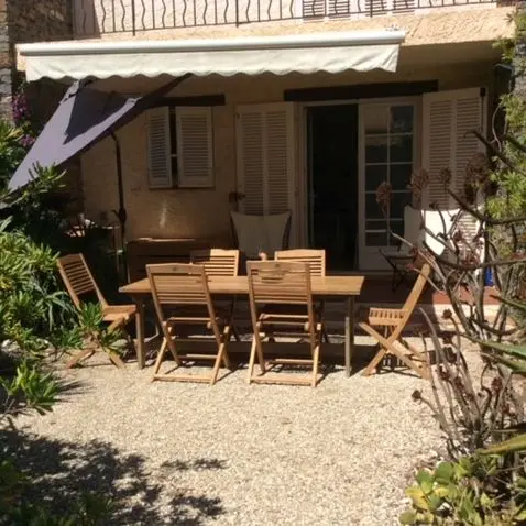 Terrasse avec jardinet