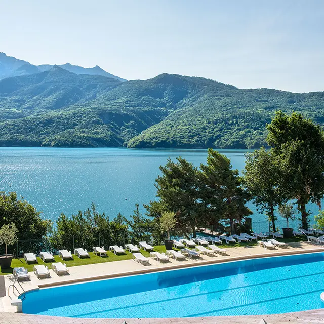Piscine - Domaine de l'Ecrin du Lac CHORGES