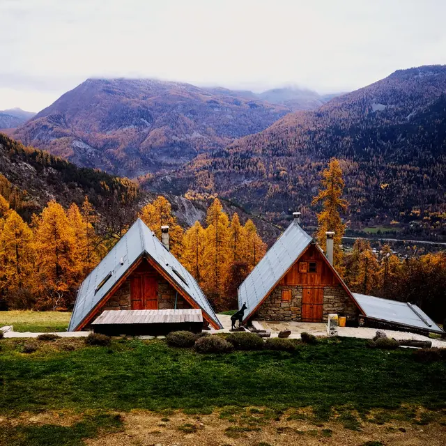 Les cabanes du Puy_Colmars