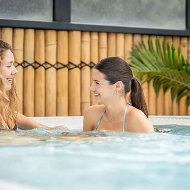Pack WEEK-END EVJF avec Jacuzzi en 4*