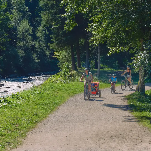 Promenade dans le parc des Dérêches_Morzine
