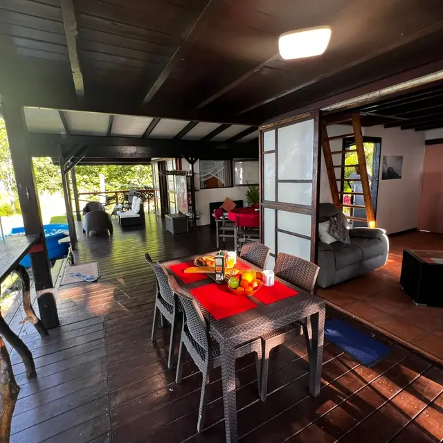 Tahiti-bungalow_Teahupoo