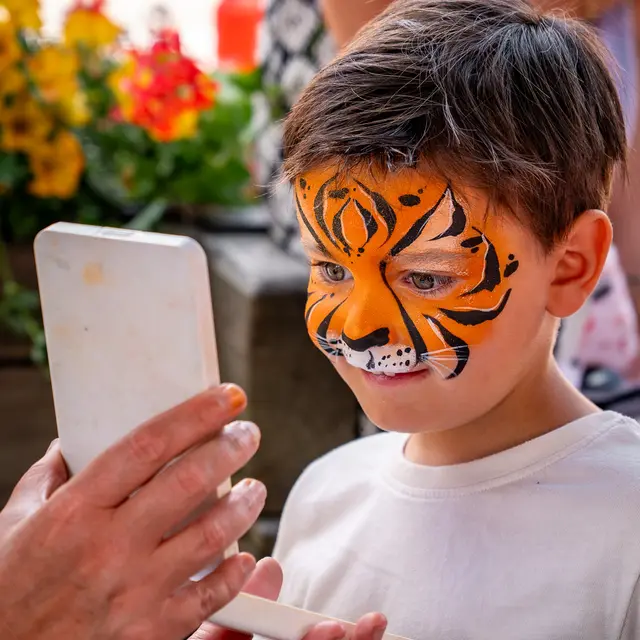 Stand maquillage pour enfants aux Contamines