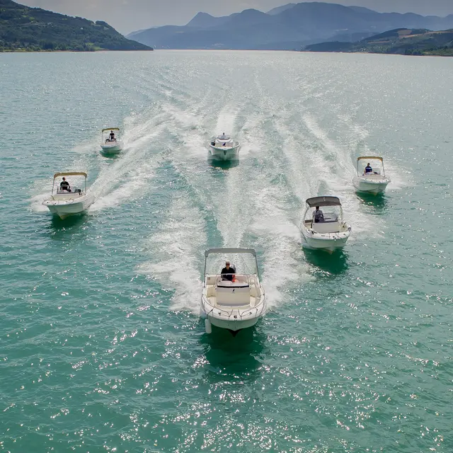 Aqua Détente Pros : Bateau Taxi SAVINES-LE-LAC